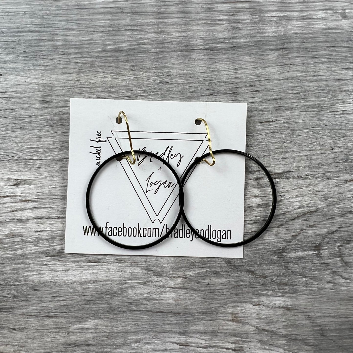 Minimalistic Circle Earrings