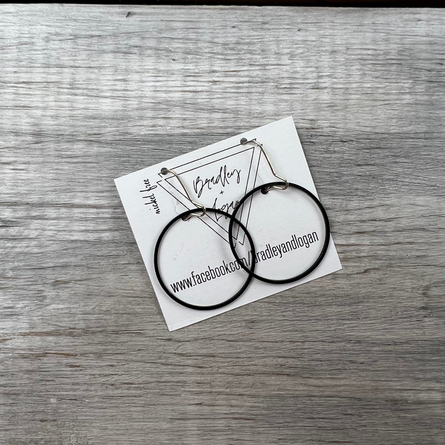 Minimalistic Circle Earrings