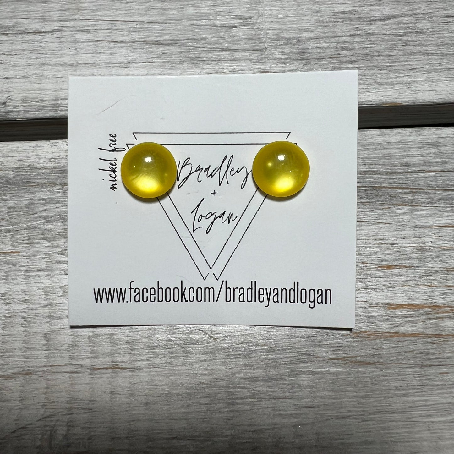 Dainty Dot Earrings (studs)