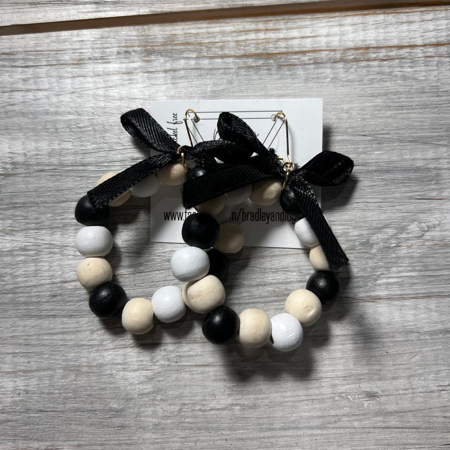 B+W Wood Wreath Earrings