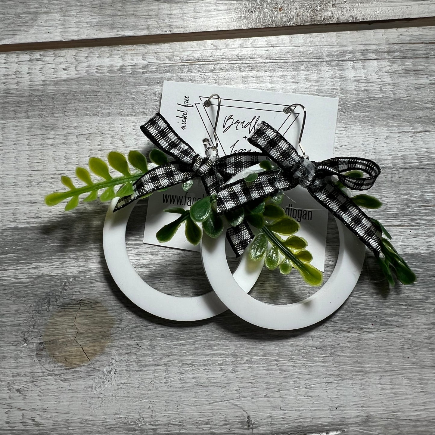 Classic Christmas Wreath Earrings